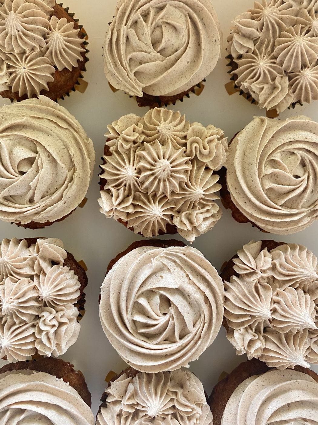 Cinnamon cupcakes with swirled buttercream