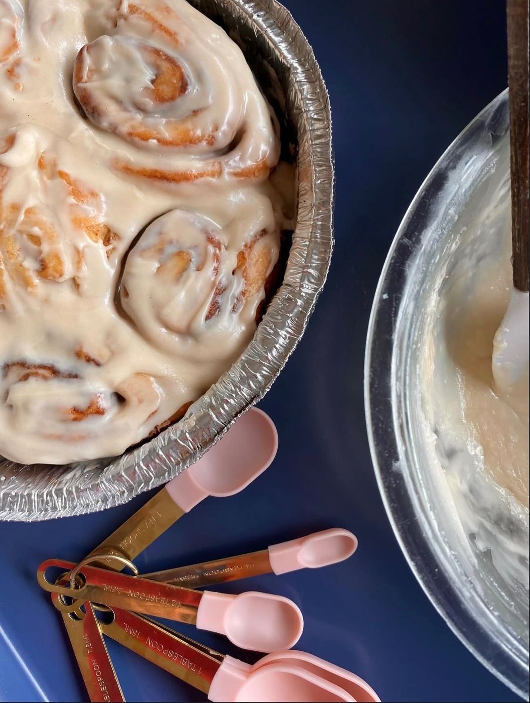 Cinnamon rolls with cream cheese frosting